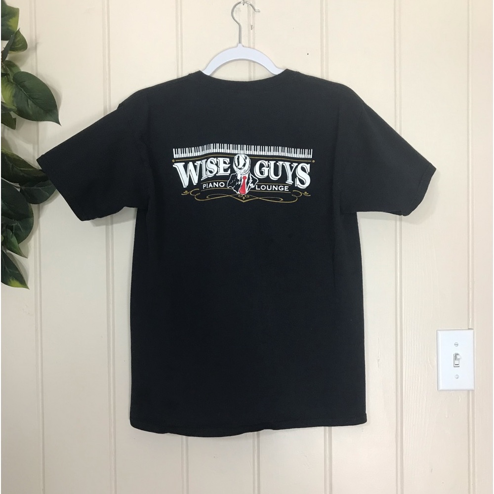 Gambino’s Original Italian Grill Fairhope Alabama
Wise Guys Piano Lounge
Unisex